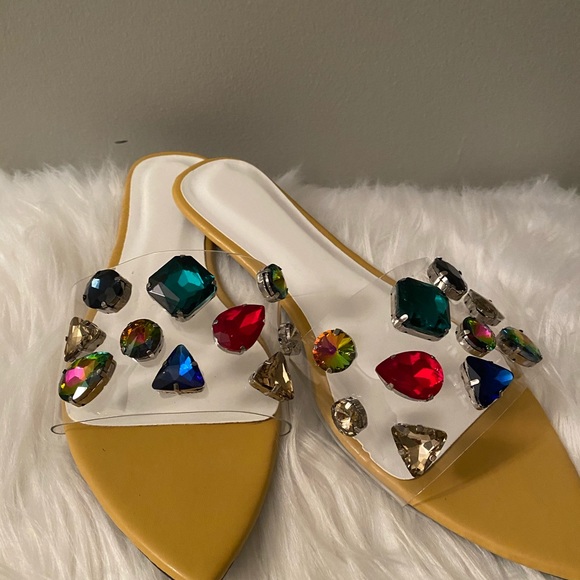 Clear sandals with a twist - Picture 7 of 7